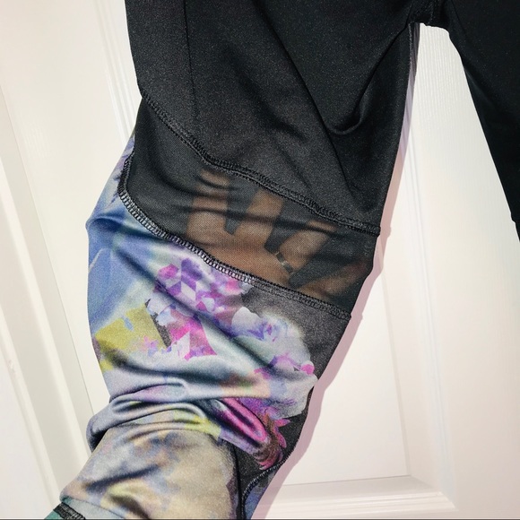 Capri Leggings - Picture 4 of 6